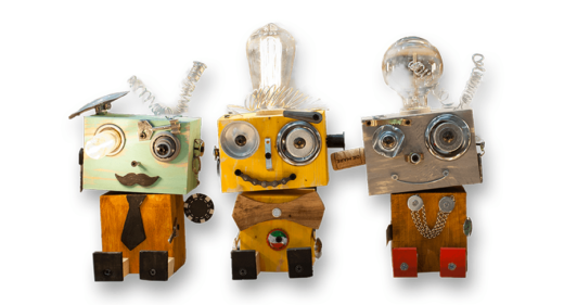 Robots jouets pour illustrer les règles d'or SEO à respecter avant de publier un article